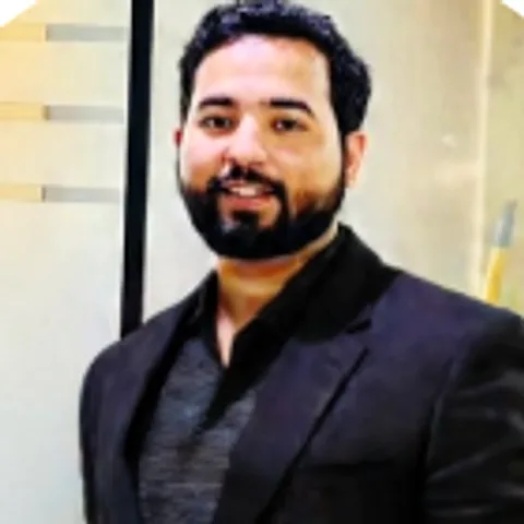Member of the Research and analytics team